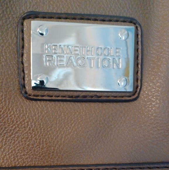 Kenneth Cole Reaction Brown Laptop Messenger Bag - Picture 5 of 12